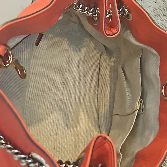 Gucci Soho Chain Tote - Picture 6 of 16